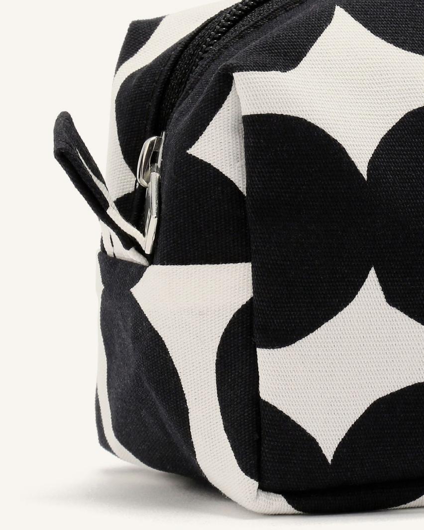 Rasymatto Tiise ポーチ Maija Louekari Marimekko マリメッコ 日本公式オンラインストア
