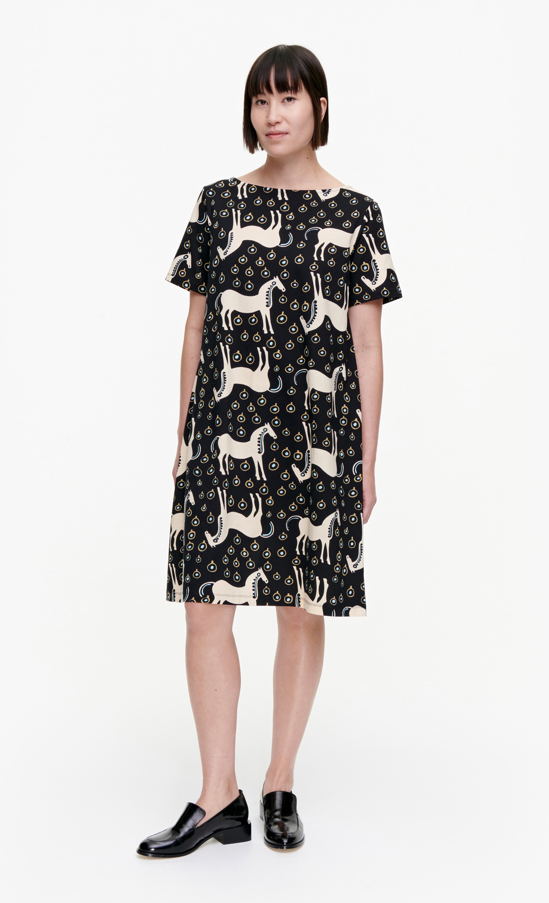 日本限定 Aretta Musta Tamma ワンピース Maija Isola Marimekko マリメッコ 日本公式オンラインストア 日本限定 Aretta Musta Tamma ワンピース Maija Isola Marimekko マリメッコ 日本公式オンラインストア