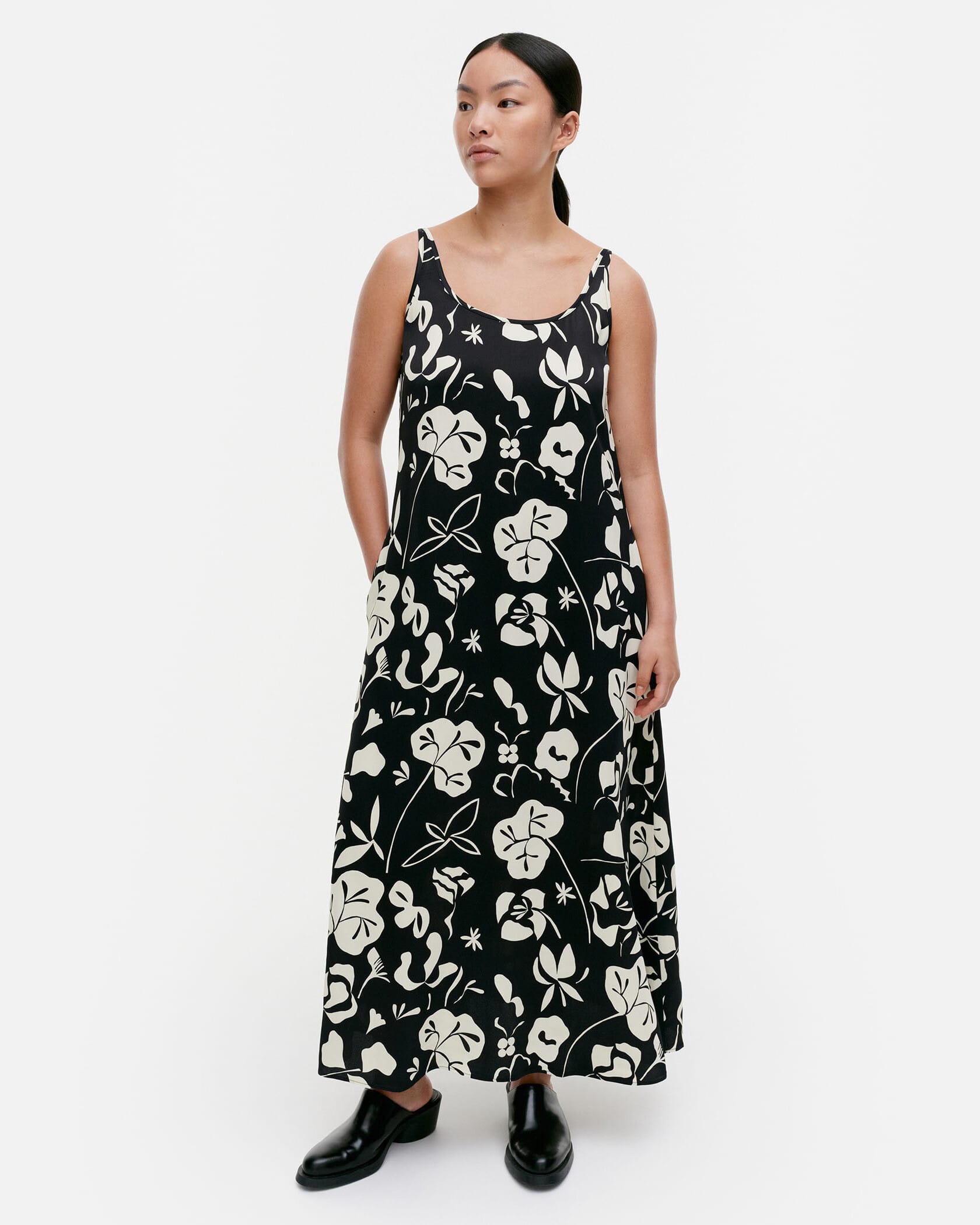 【一部店舗・オンラインストア限定】Sh Seurassa Nokturno ワンピース