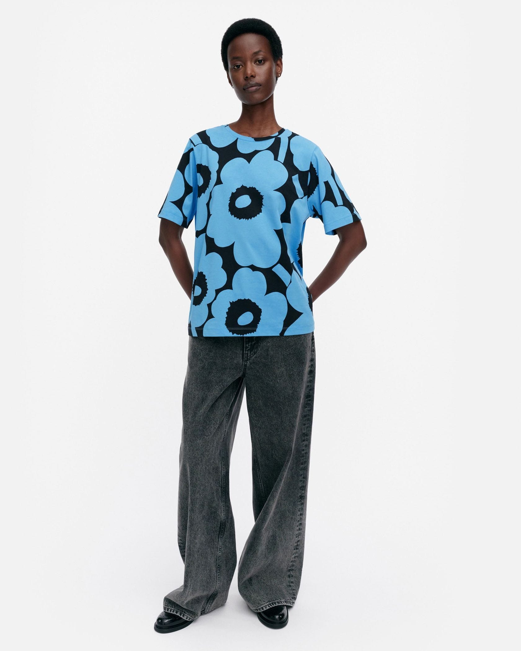 マリメッコ　UNIKKO Tシャツ Tunnit Unikko Tシャツ | Maija Isola | Marimekko (マリメッコ