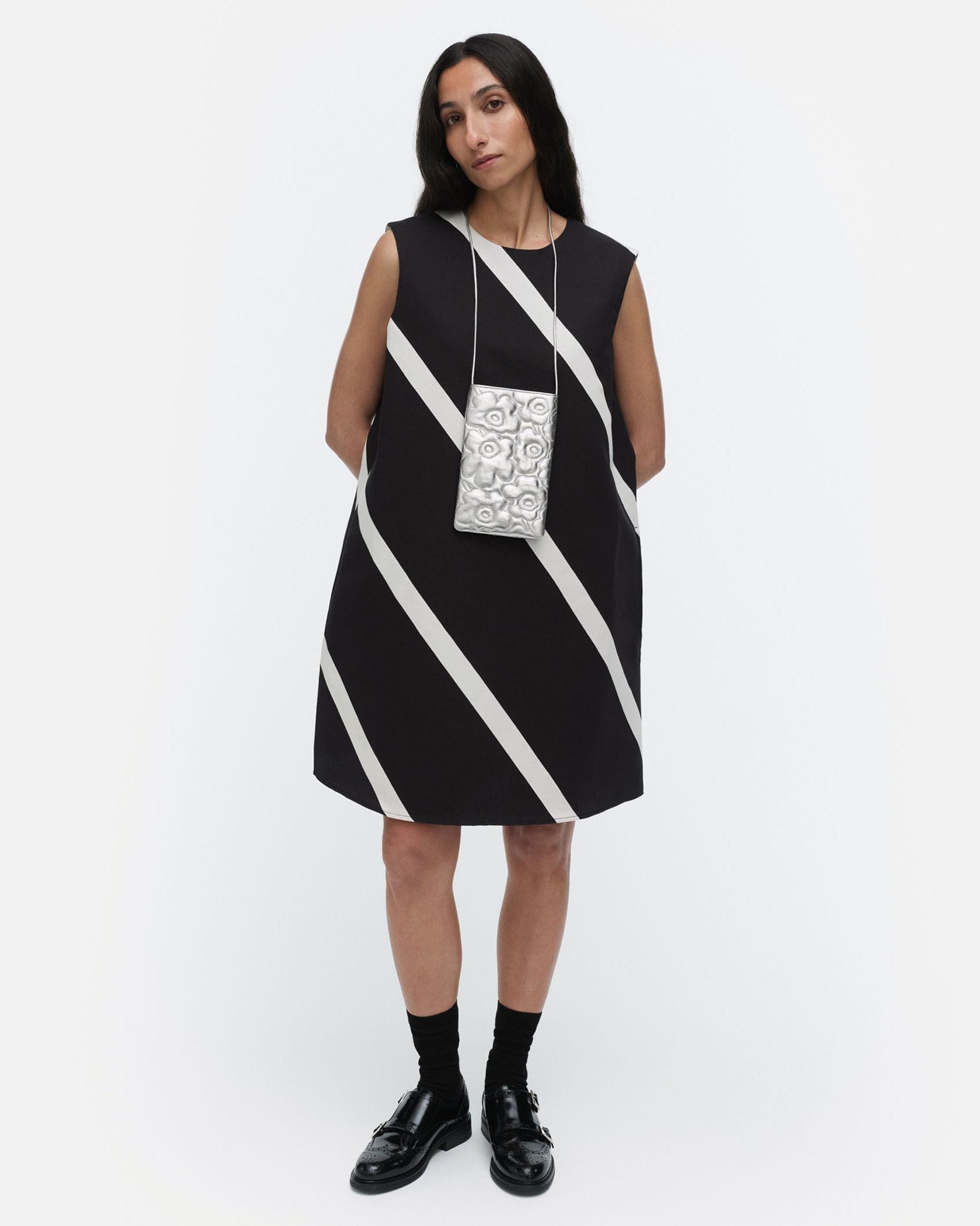 オンライン限定】Sopiva Basso ワンピース | Maija Isola | Marimekko