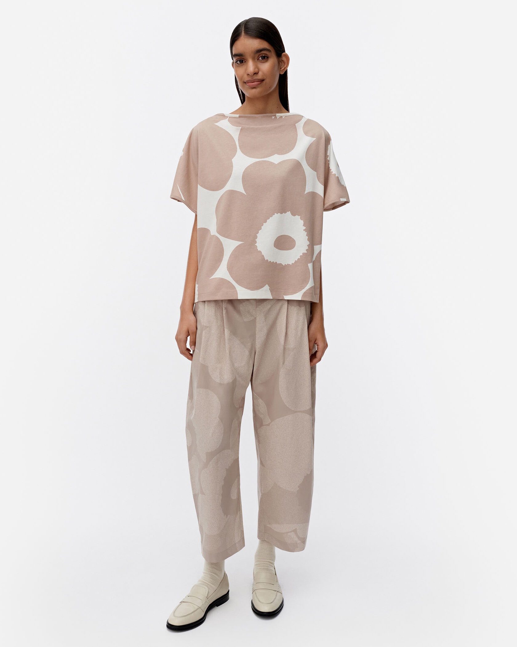 Puhvi Unikko Tシャツ