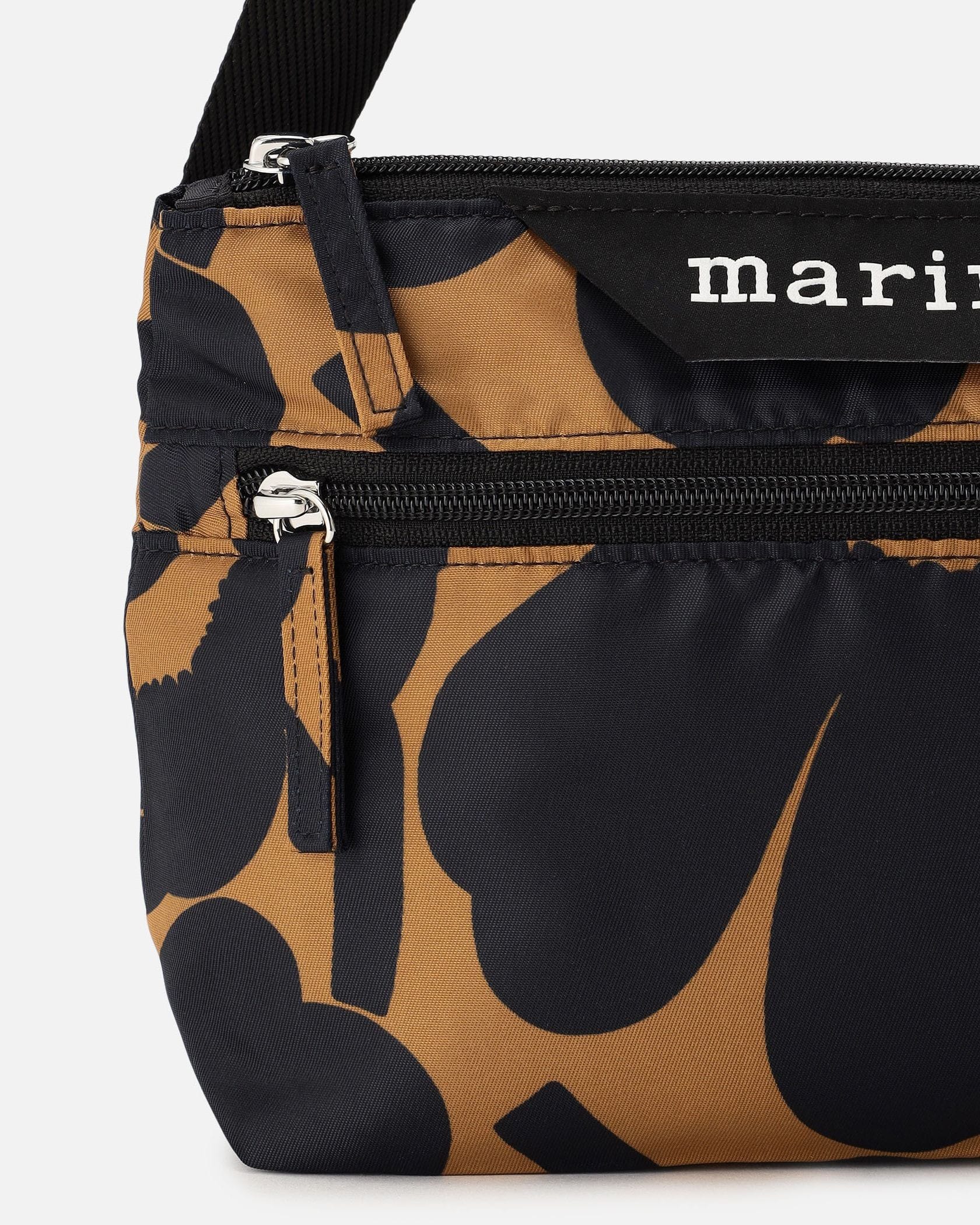オンライン限定・日本限定】Neat Crossbody Unikko S ショルダー