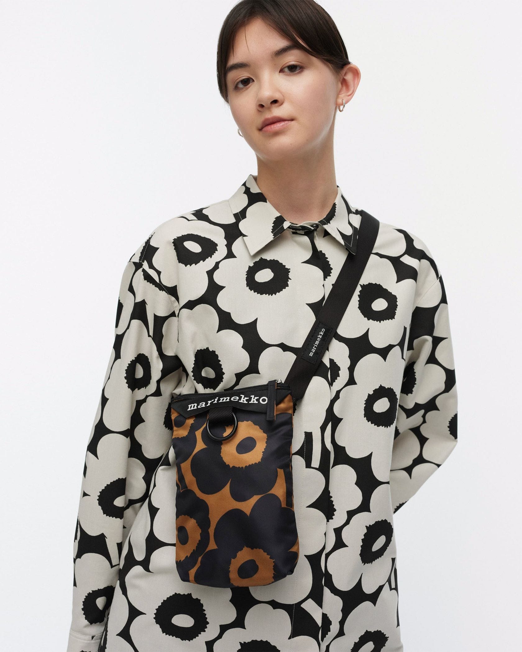 先行販売】【日本限定】Neat Phone Pocket Unikko ショルダー