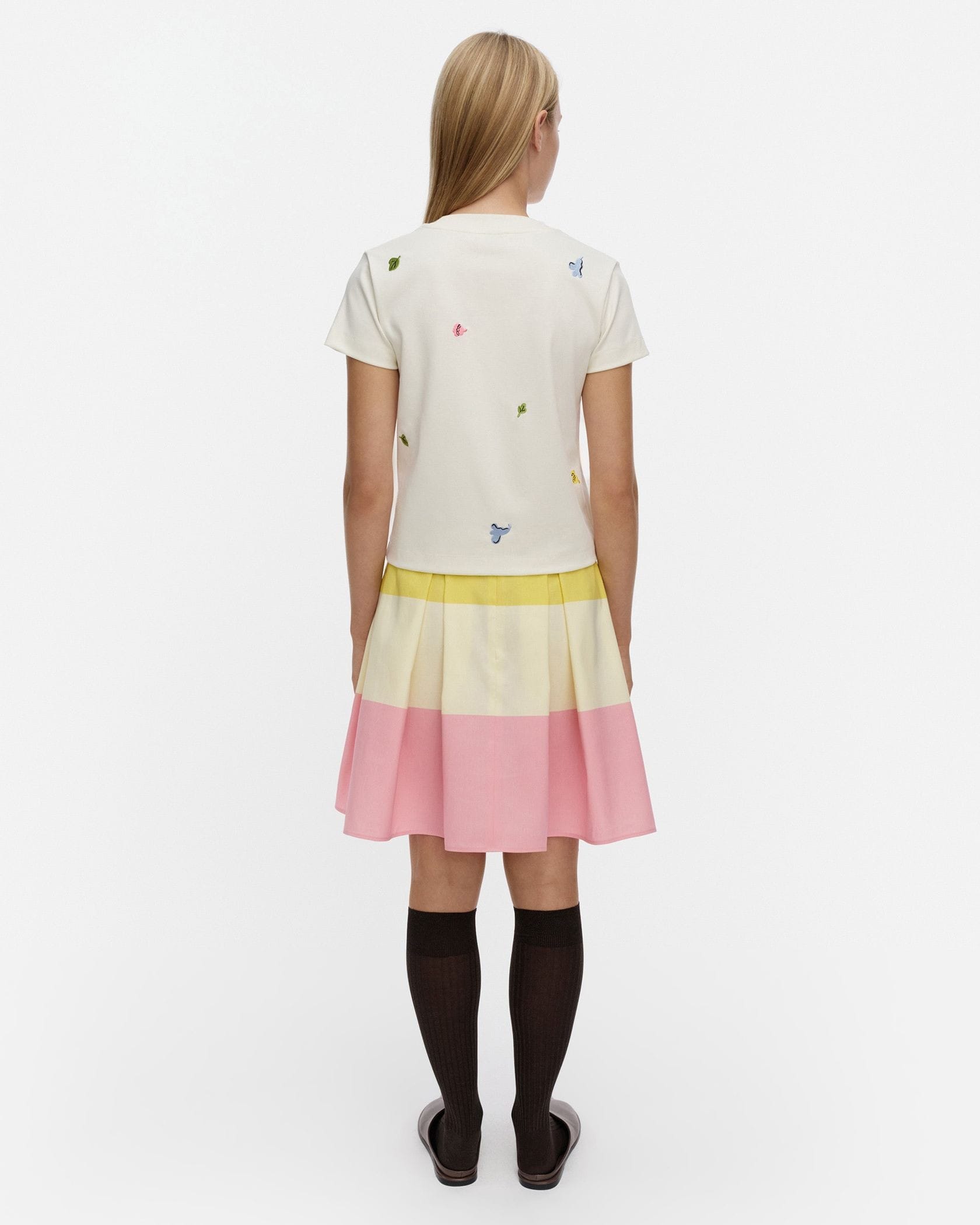Sekamelska Kukasta Kukkaan Tシャツ | Erja Hirvi | Marimekko