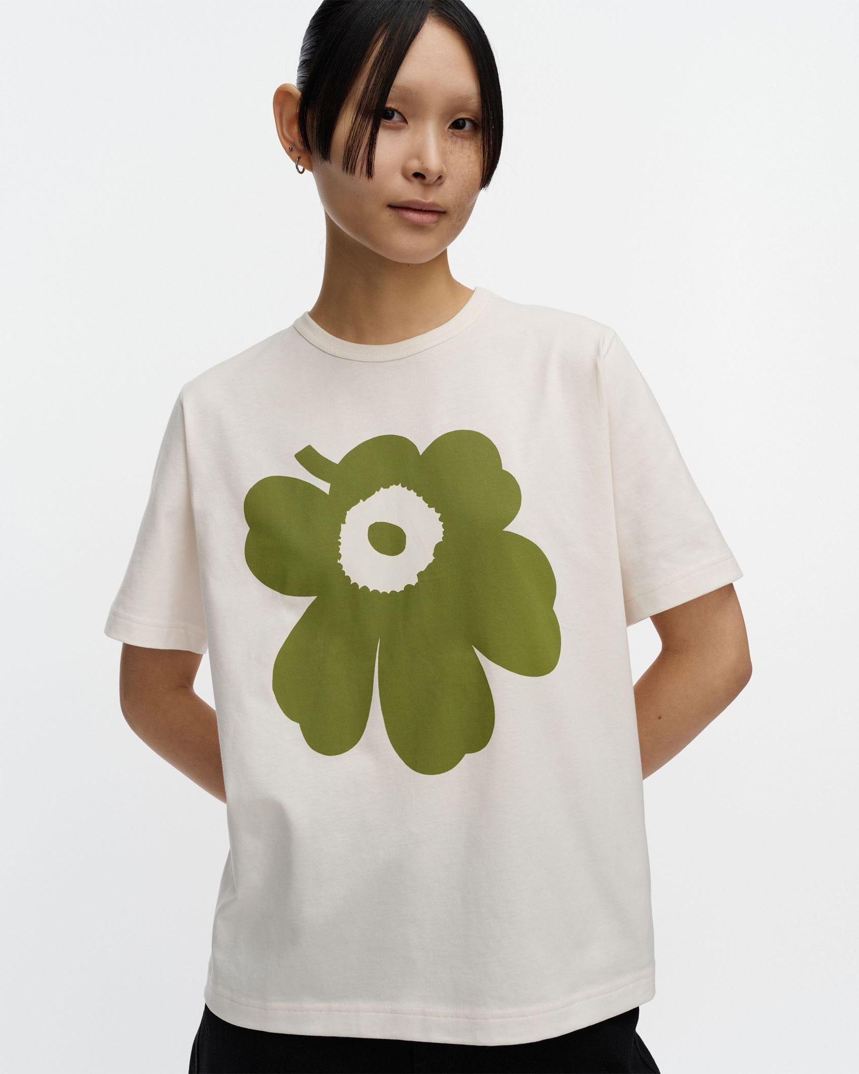 アジア限定】Erna Unikko Placement Tシャツ | Maija Isola