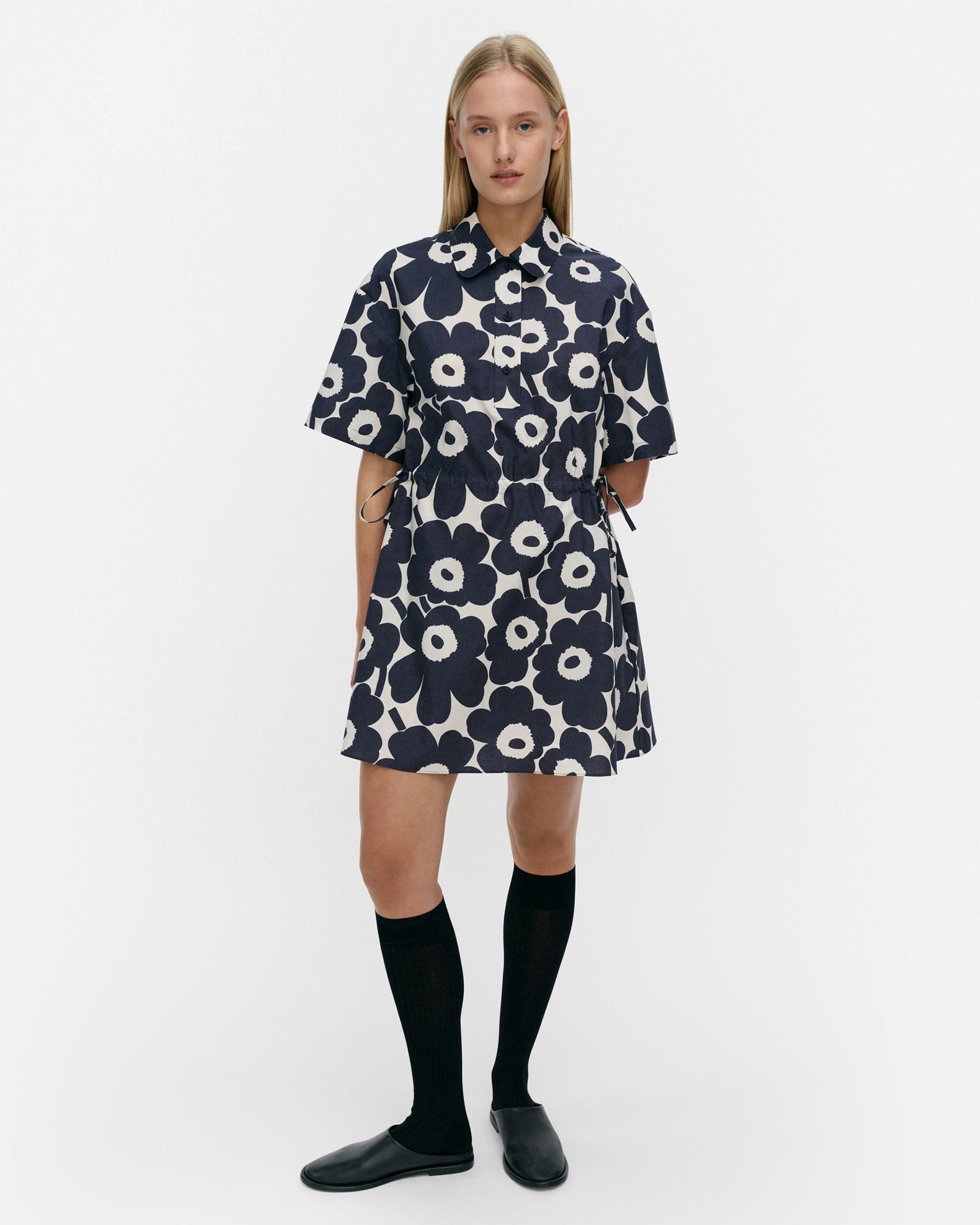 Pisteinen Unikko ワンピース | Maija Isola | Marimekko (マリメッコ