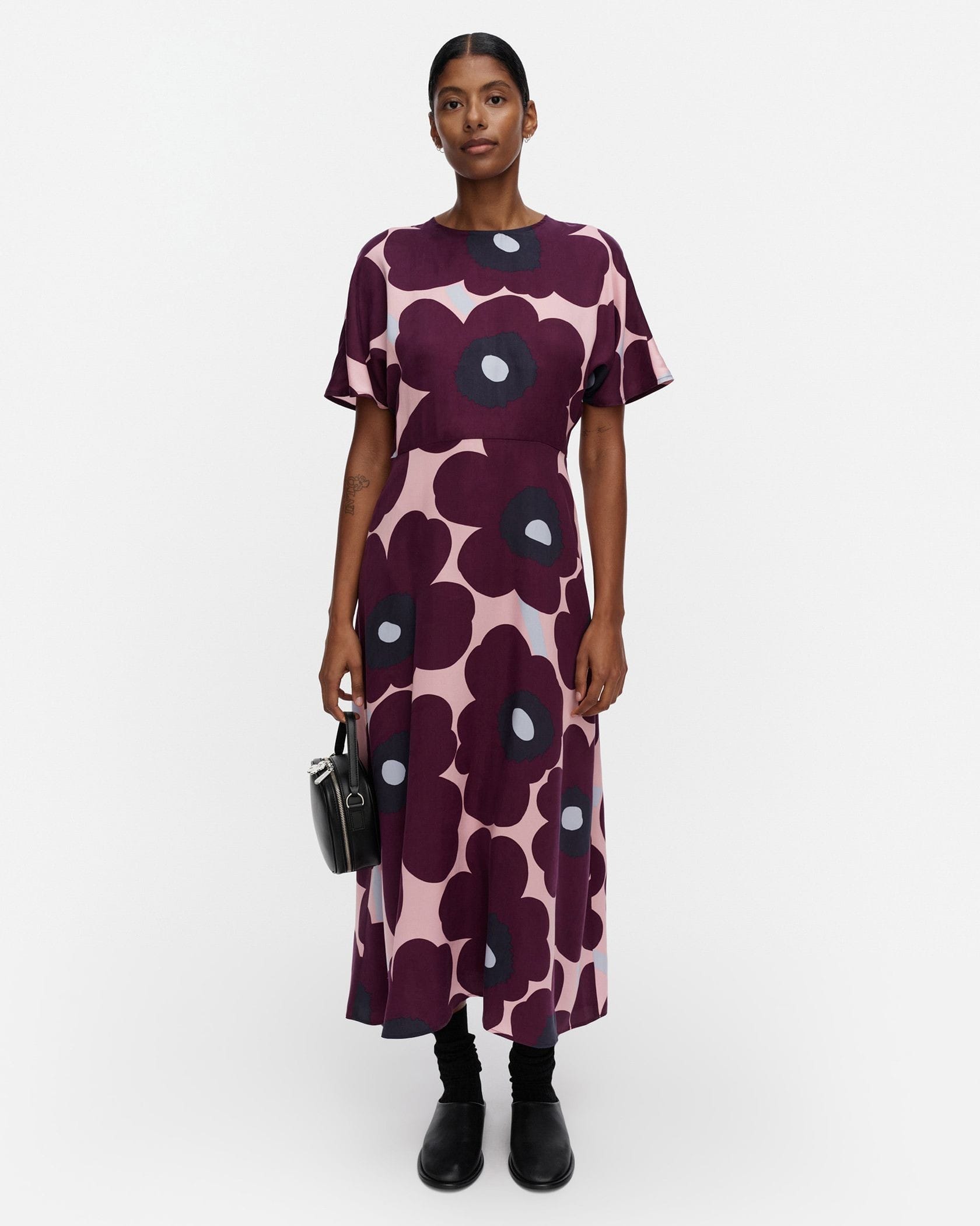 Marimekko 花柄 半袖ワンピース Marimekko 花柄 半袖ワンピース ☆ marimekko マリメッコ 花柄