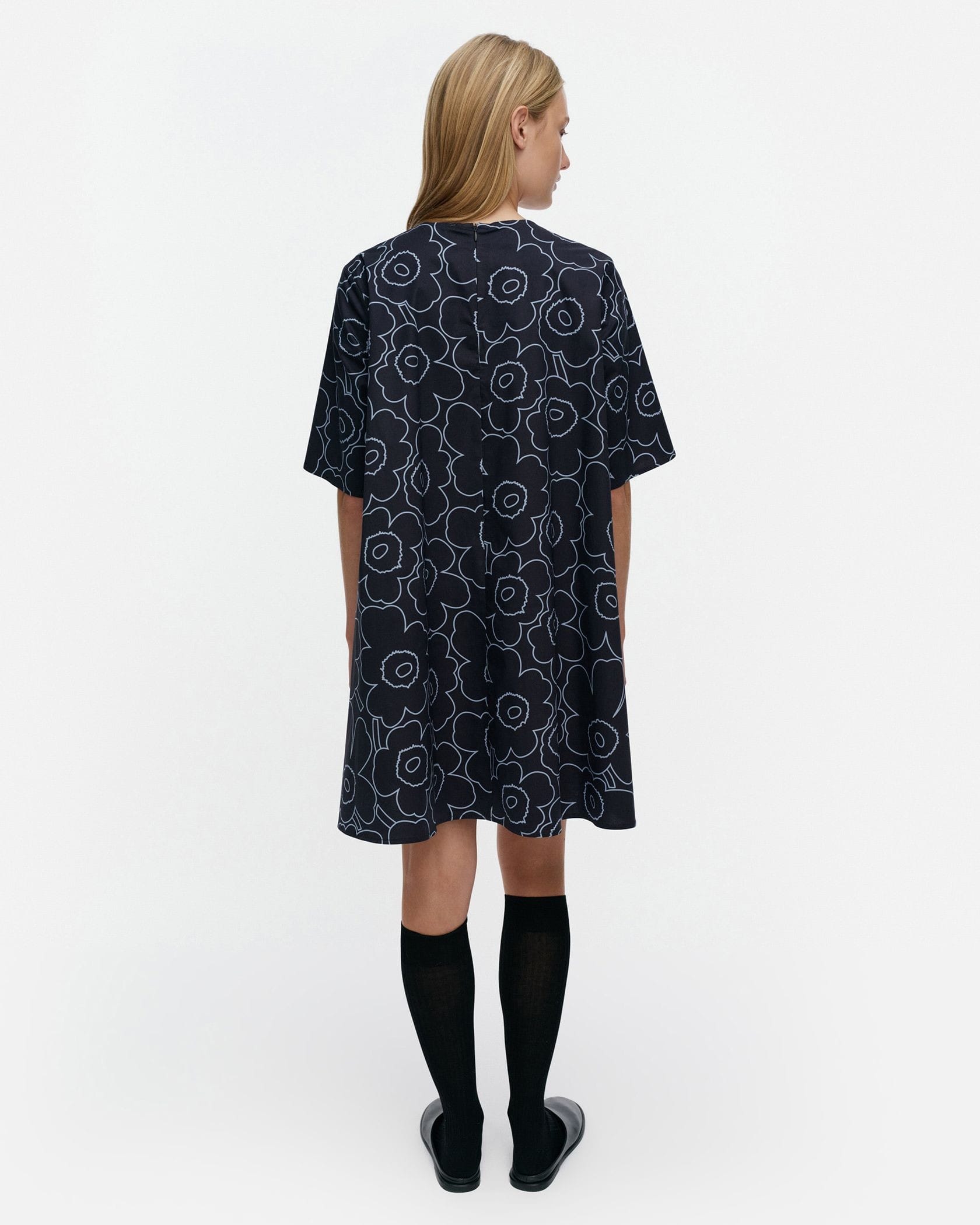 Kukkiva Piirto Unikko ワンピース | Maija Isola | Marimekko