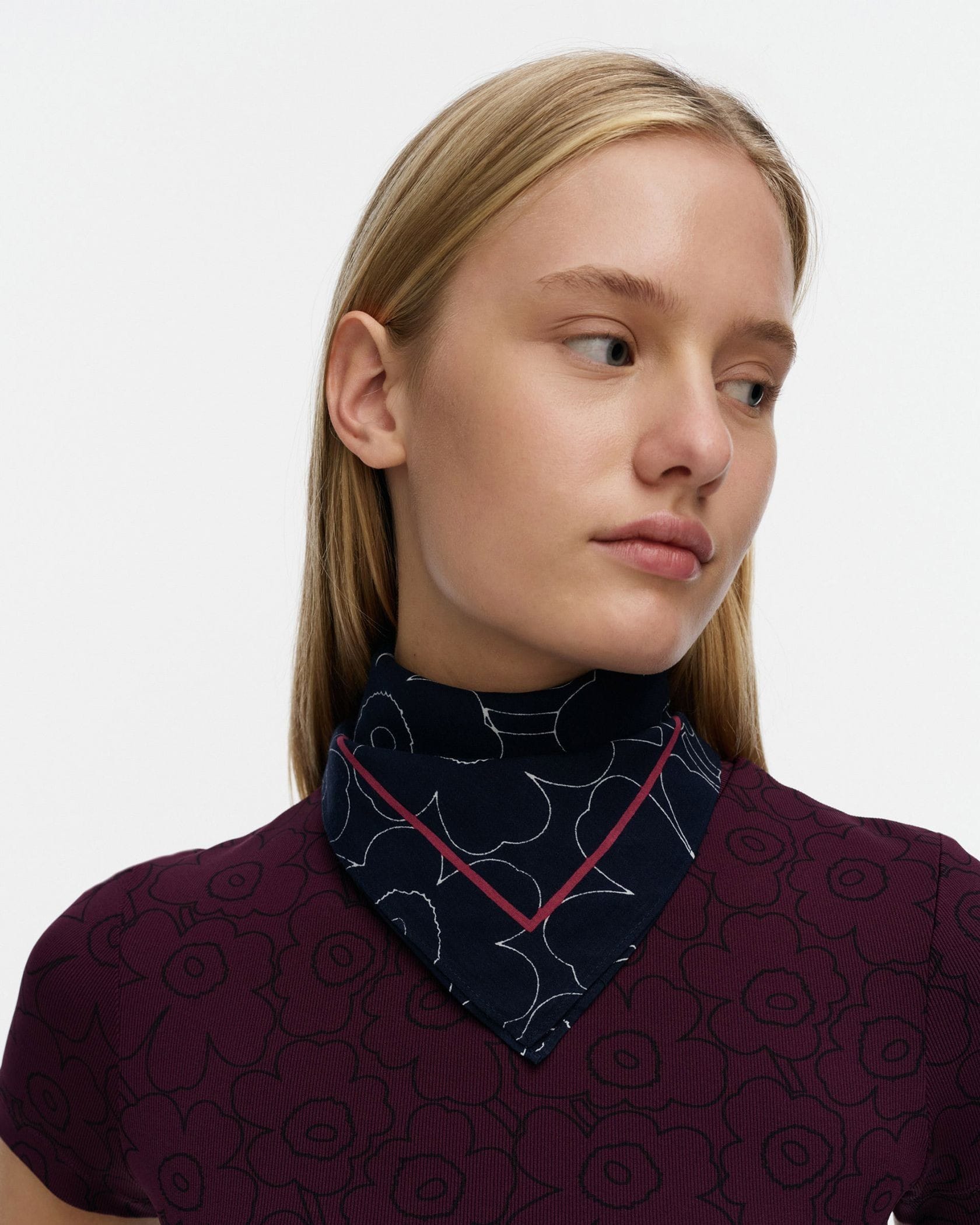Pesofati Piirto Unikko スカーフ | Maija Isola | Marimekko