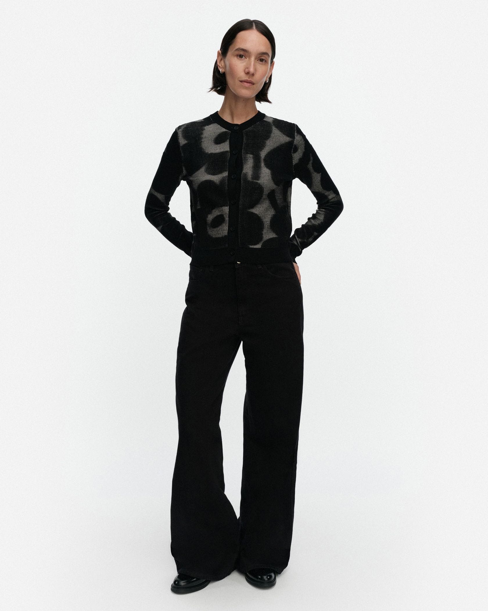 Innoittaa Unikko ニットカーディガン | Maija Isola | Marimekko