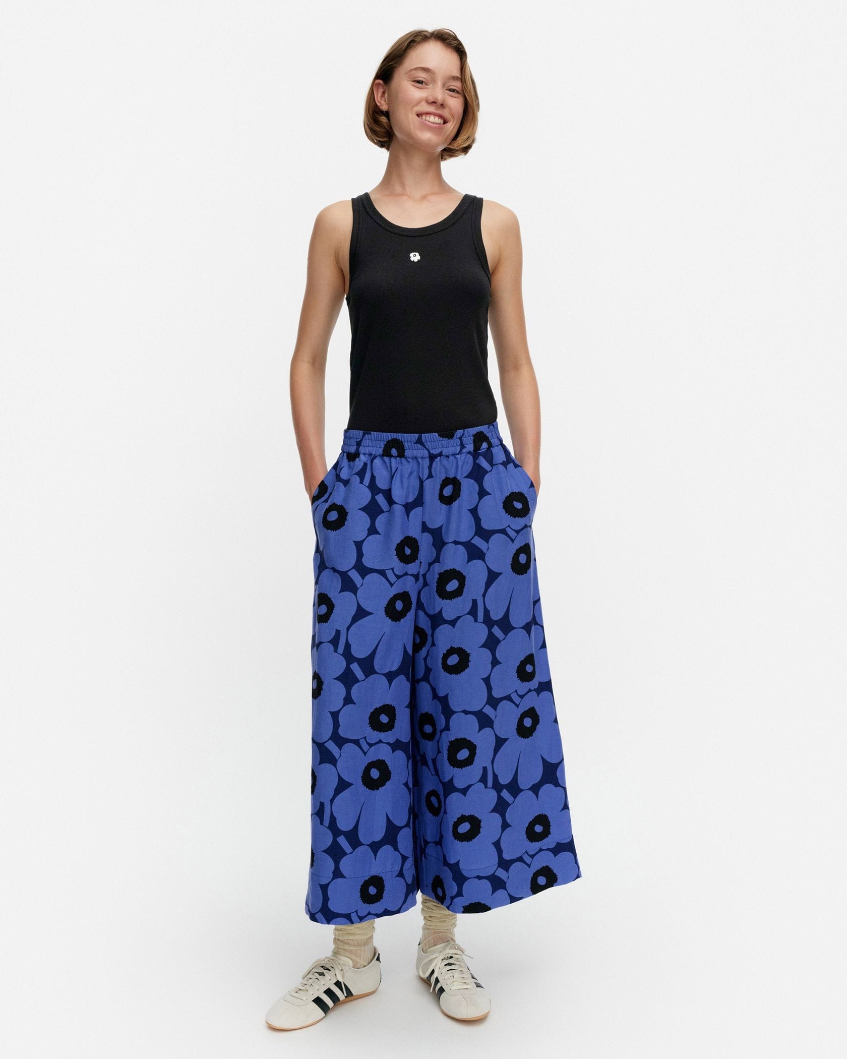 元値56000円　marimekko フラワープリント ワイドパンツ Kuvio Unikko パンツ | Maija Isola | Marimekko (マリメッコ) 日本